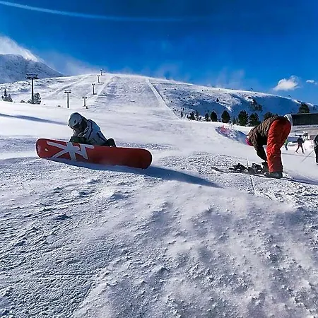 호텔 White F Near The Gondola 3*